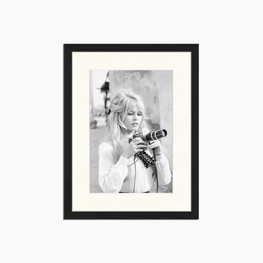 Brigitte with Her Camera - Print Muurdecoratie