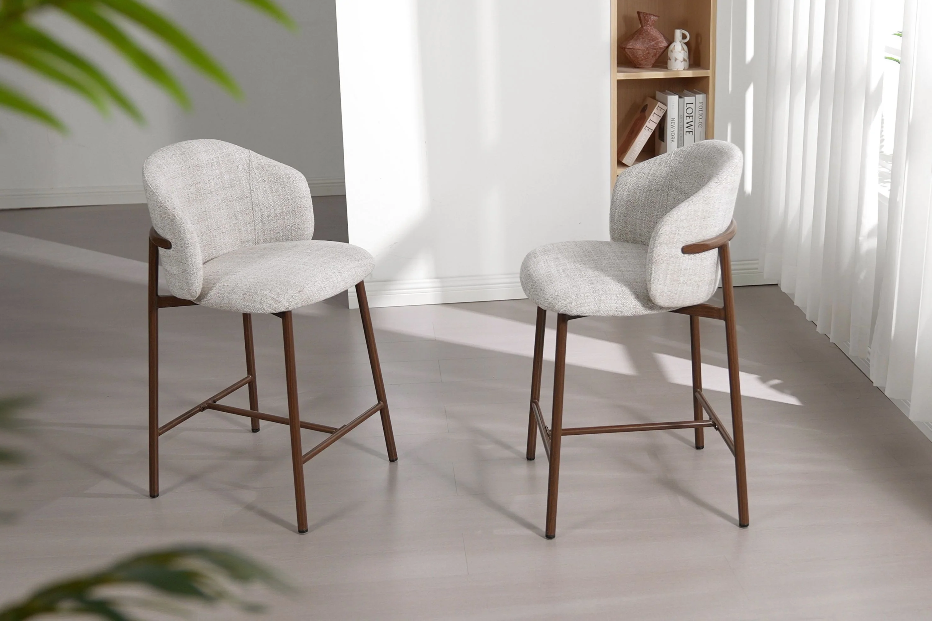 Jenna Barstoel - Beige - Walnoot Poten - Image 2