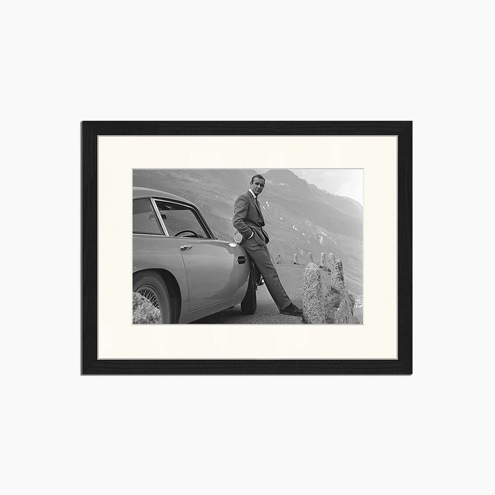 Sean Connery on the Set of Goldfinger - Print Muurdecoratie